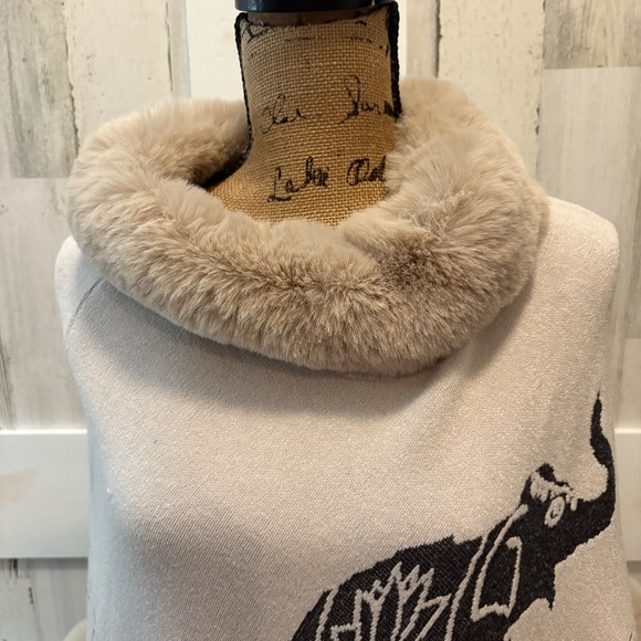 PONCHO - BEIGE SAFARI ELEPHANT THEME - ONE SIZE - Picture 3 of 7